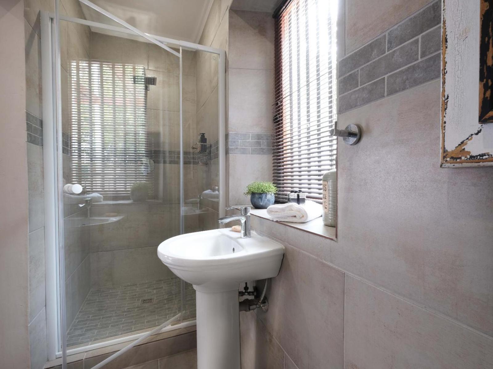 Adderley House Guest Accommodation Робертсон Номер фото